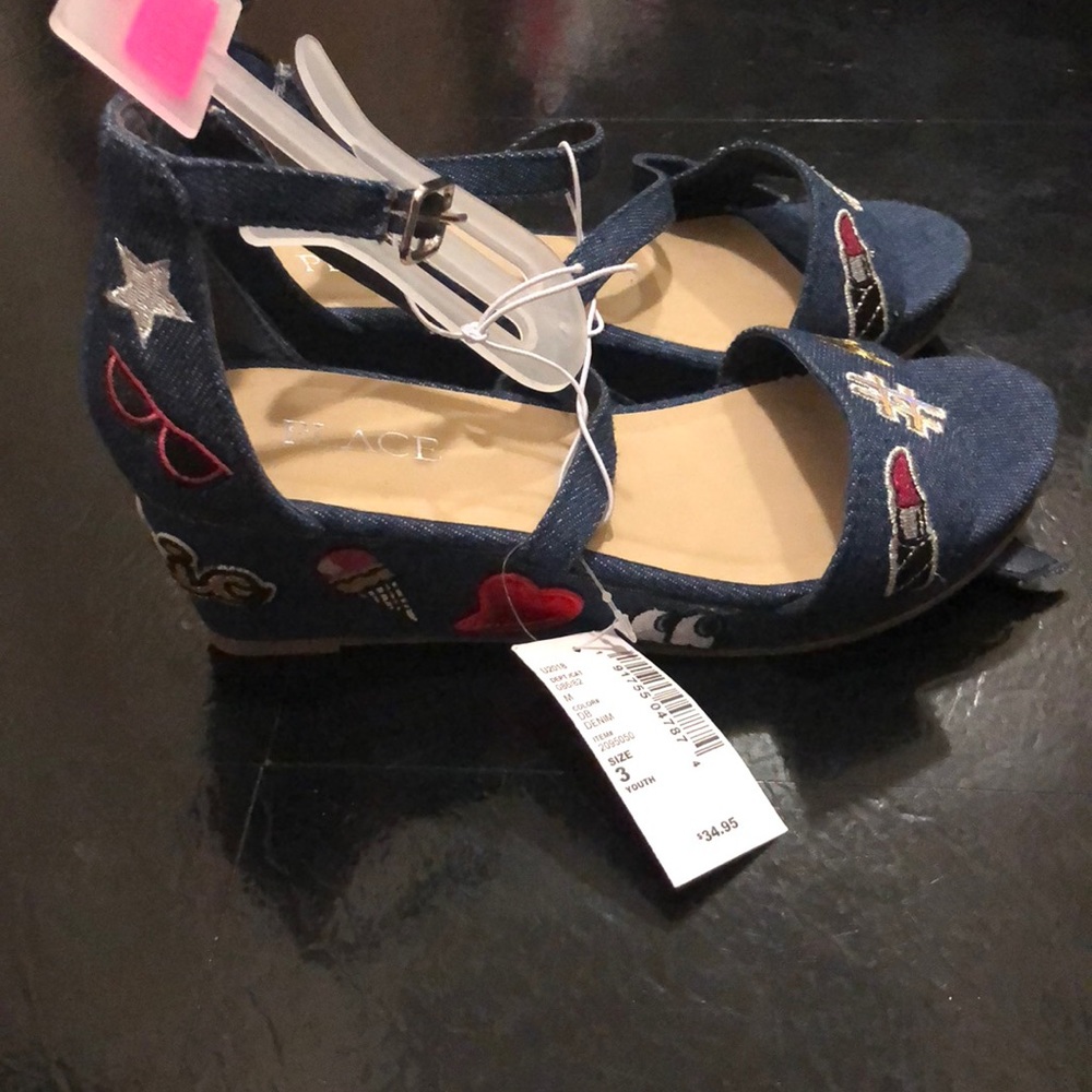 Brand new girl wedge shoe